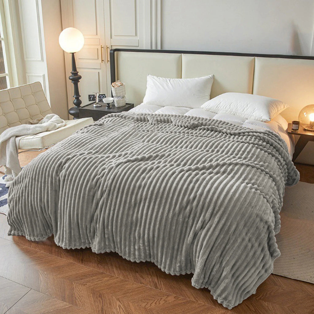 Fleece Throw Blanket, Extra Soft Lightweight Blanket with Strip, Plush Fuzzy Cozy Blankets and Throws for Couch, Bed, Sofa Cozy, Warm and Breathable